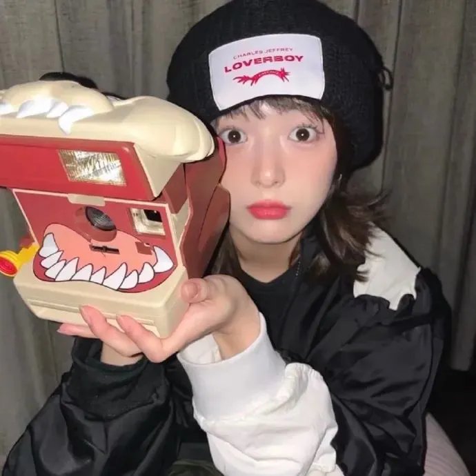 赝品